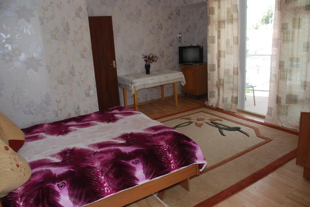 " У Татьяны" Hotel Cholpon-Ata Ngoại thất bức ảnh